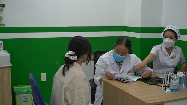 Tiêm vacxin phòng ung thư cổ tử cung và những điều cần biết