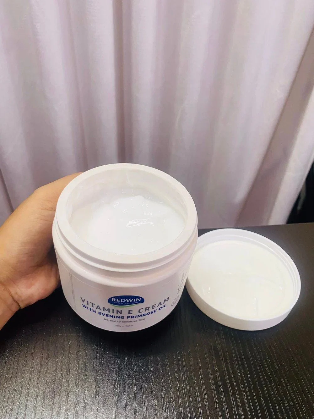 Kem Dưỡng Ẩm E Redwin 330g - Mẫu Mới 2024