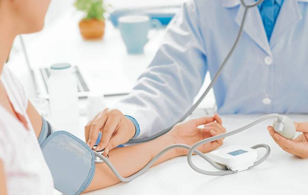 5 tiêu chí lựa chọn máy đo huyết áp tự động cho phòng khám