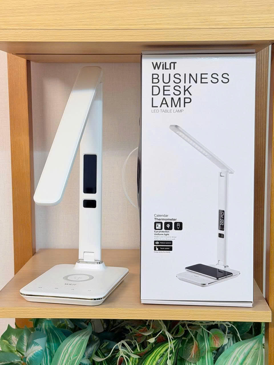 Đèn bàn chống cận WILIT U13AQ – Giải pháp chiếu sáng tiện lợi cho góc học tập và làm việc