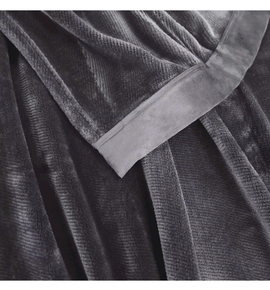 Chăn Lông Cừu Kirkland Signature Plush Blanket Queen 150cm – Siêu Mềm, Siêu Ấm, Hàng Nhập Từ Costco UK