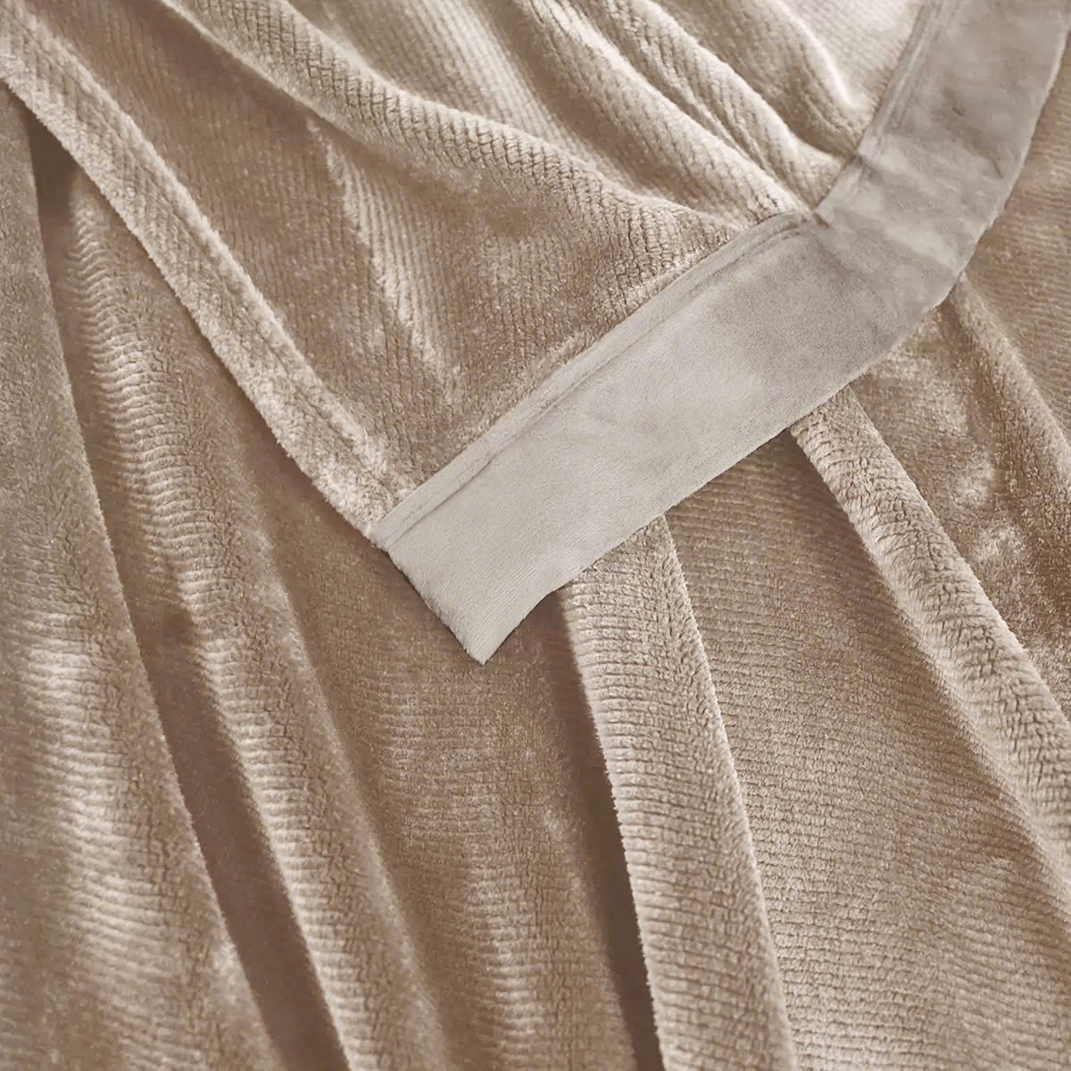 Chăn Lông Cừu Kirkland Signature Plush Blanket Queen 150cm – Siêu Mềm, Siêu Ấm, Hàng Nhập Từ Costco UK