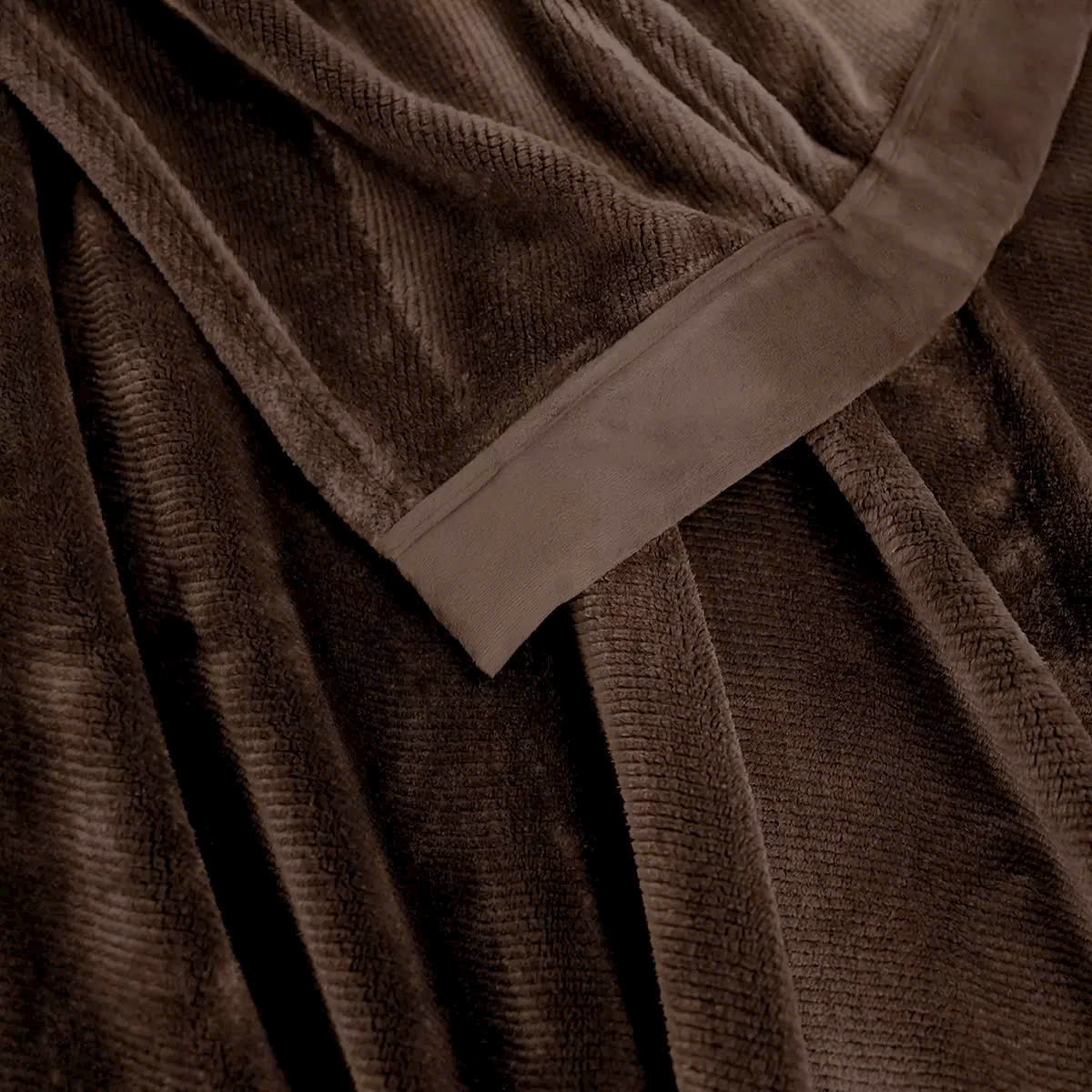 Chăn Lông Cừu Kirkland Signature Plush Blanket Queen 150cm – Siêu Mềm, Siêu Ấm, Hàng Nhập Từ Costco UK