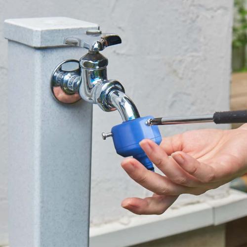 Cút nối vòi có vít Takagi Q043FJVQ01 – Kết nối chắc chắn, khônglo rò rỉ