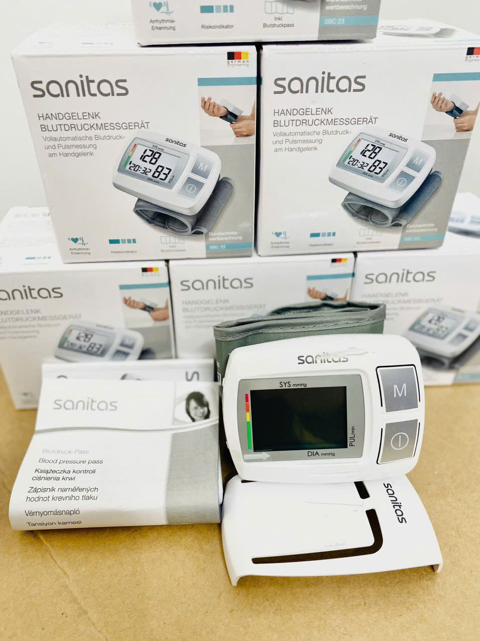 Máy đo huyết áp cổ tay Sanitas SBC 23 – Nhỏ gọn, dễ sử dụng tại nhà