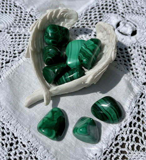  Đá Malachite hợp với mệnh mộc và hỏa
