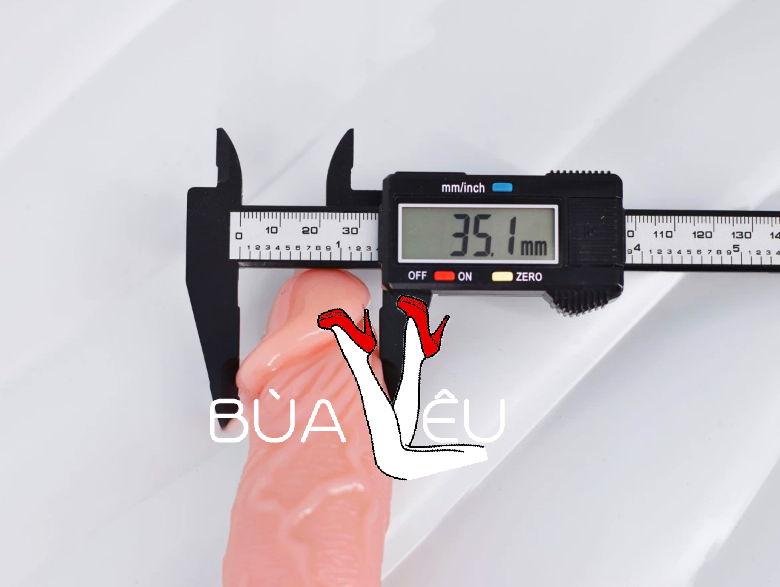 Dương vật giả có dây đeo Ultra Passionate Harness có rung