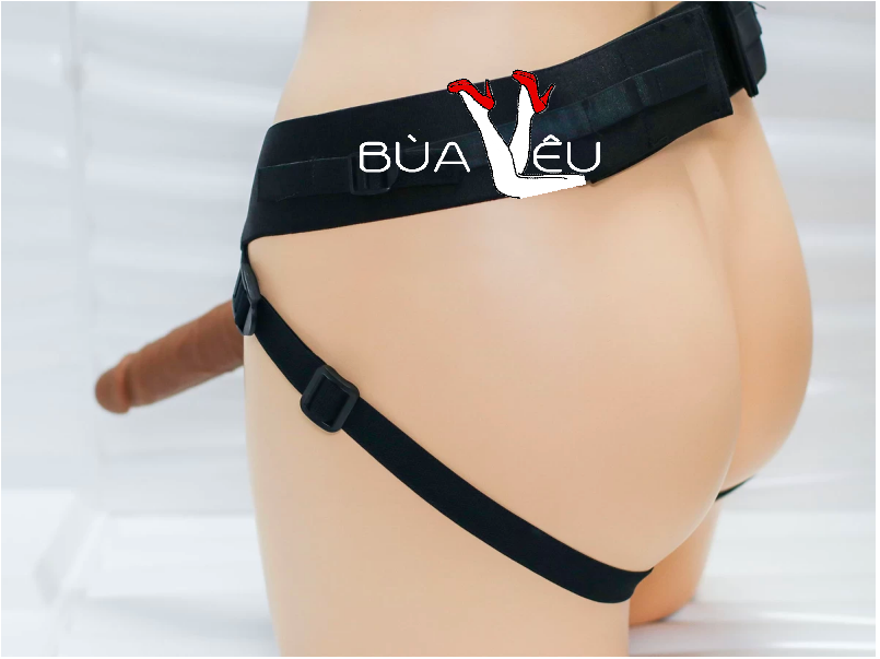 Quần dây đeo gắn 2 dương vật giả tùy ý