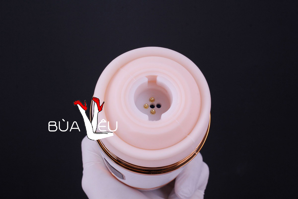 Dương vật giả Cyclone Fire có đế rung thụt điều chỉnh từ xa