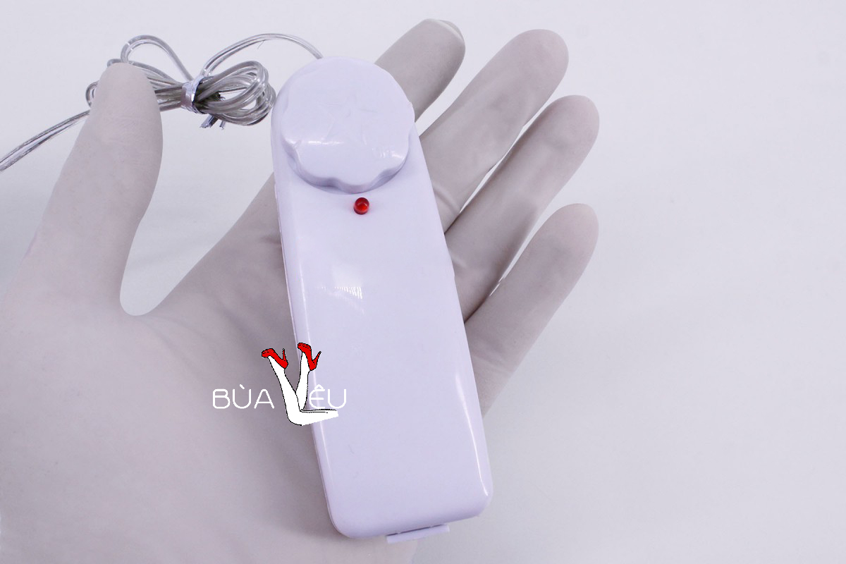 Dương vật giả dây đeo có bìu rung ngoáy