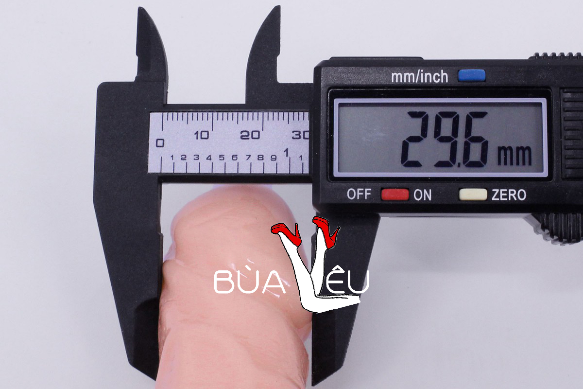 Dương vật giả dây đeo có bìu rung ngoáy