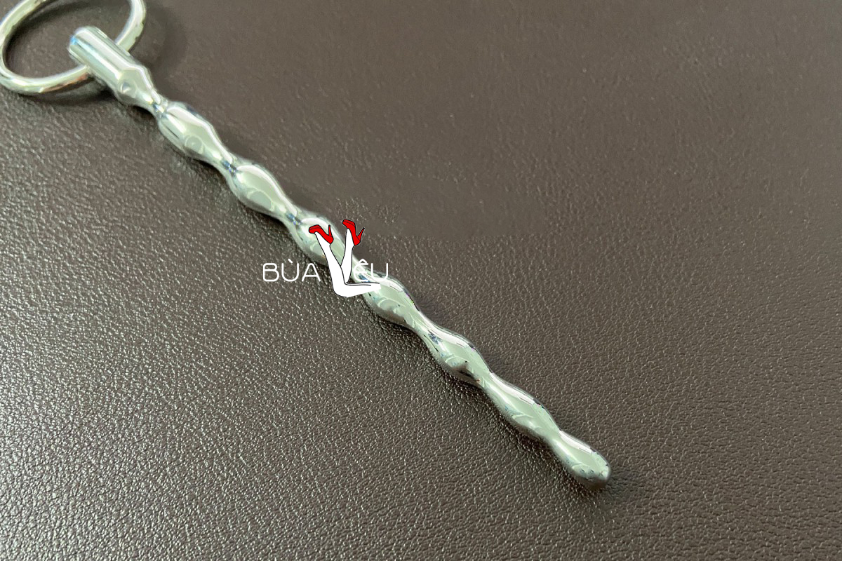 Dụng cụ kích thích niệu đạo có khoen