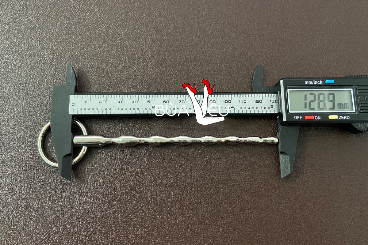 Dụng cụ kích thích niệu đạo có khoen