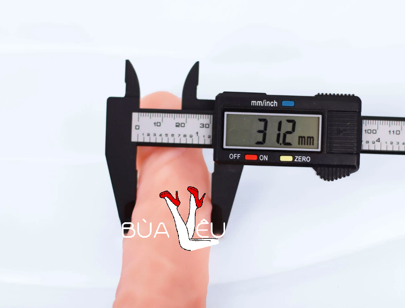 Dương vật giả có dây đeo đặc ruột Ultra Harness không rung