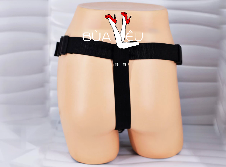 Dương vật giả có dây đeo Ultra Passionate Harness có rung