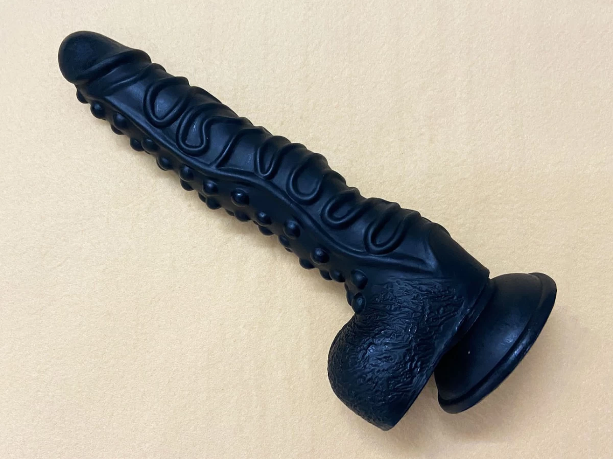 Dương vật giả có đế siêu khủng 10 inch đen