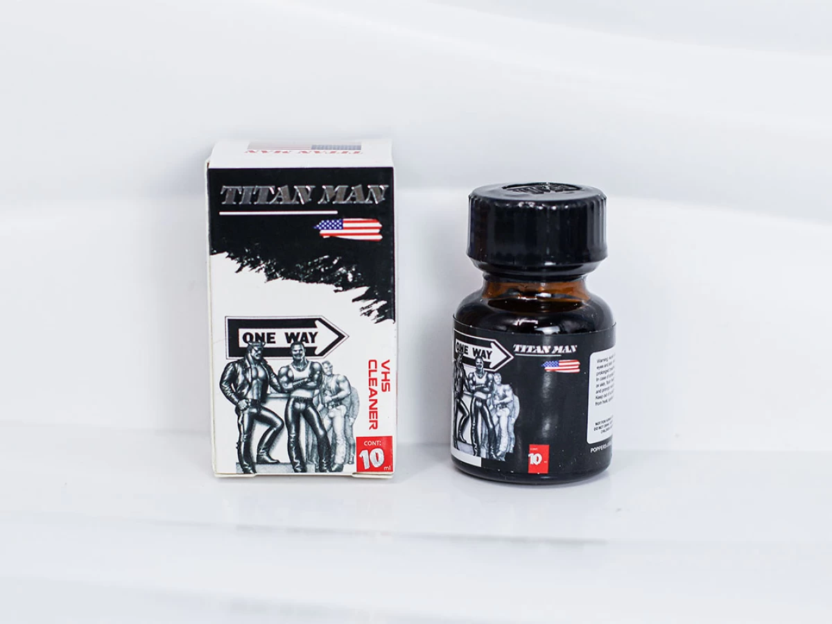 Chai hít Titan Man 10ml tăng cảm giác phấn khích