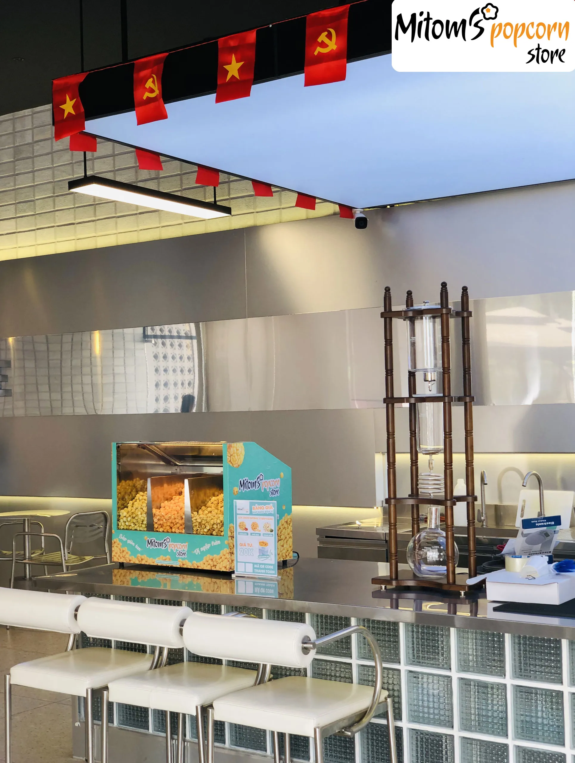 Chi nhánh nhượng quyền Mitom's Popcorn tại 6:AM Coffee Hóc Môn