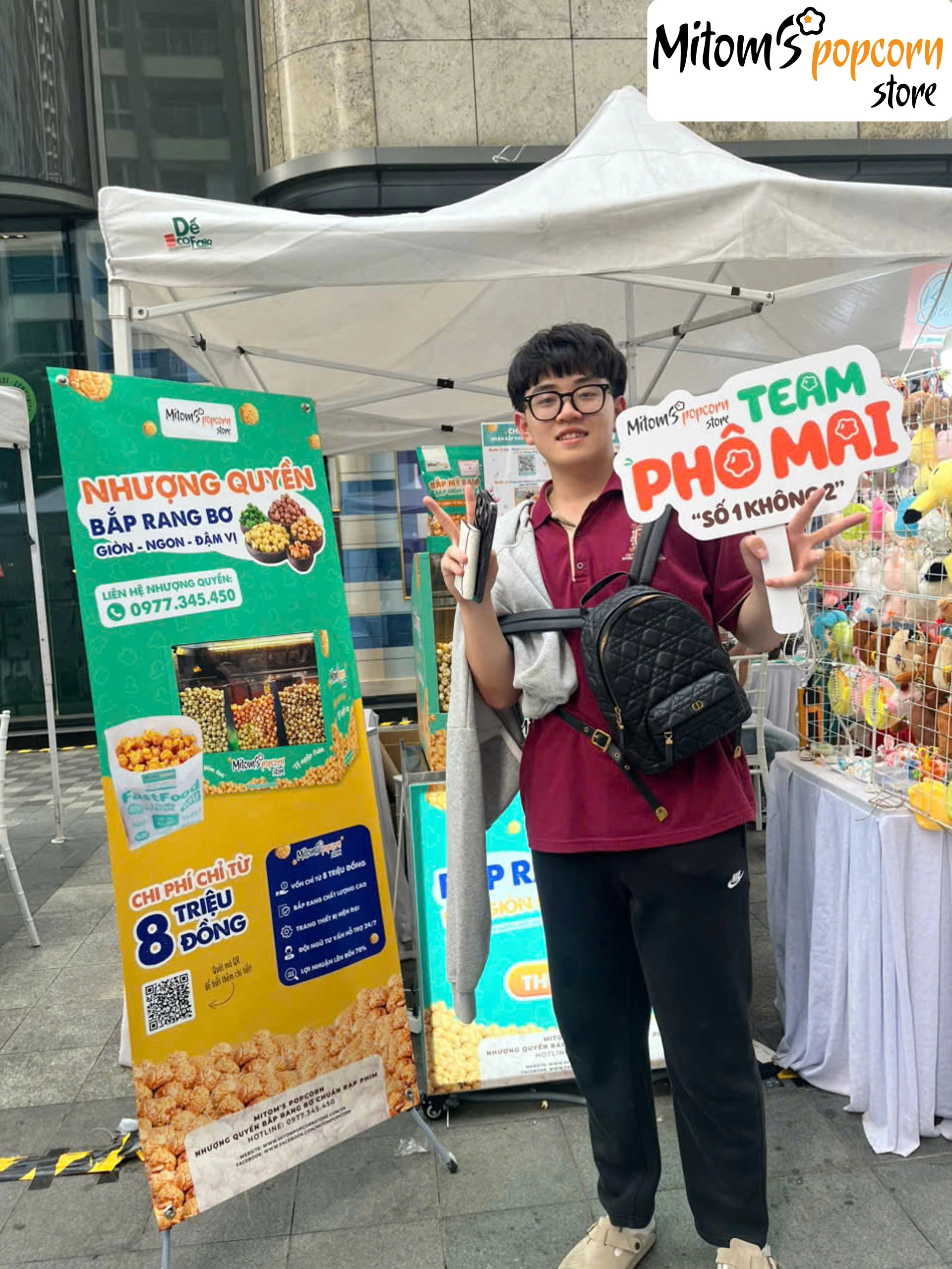 check in gian hàng Mitom tại hội chợ Art Fair