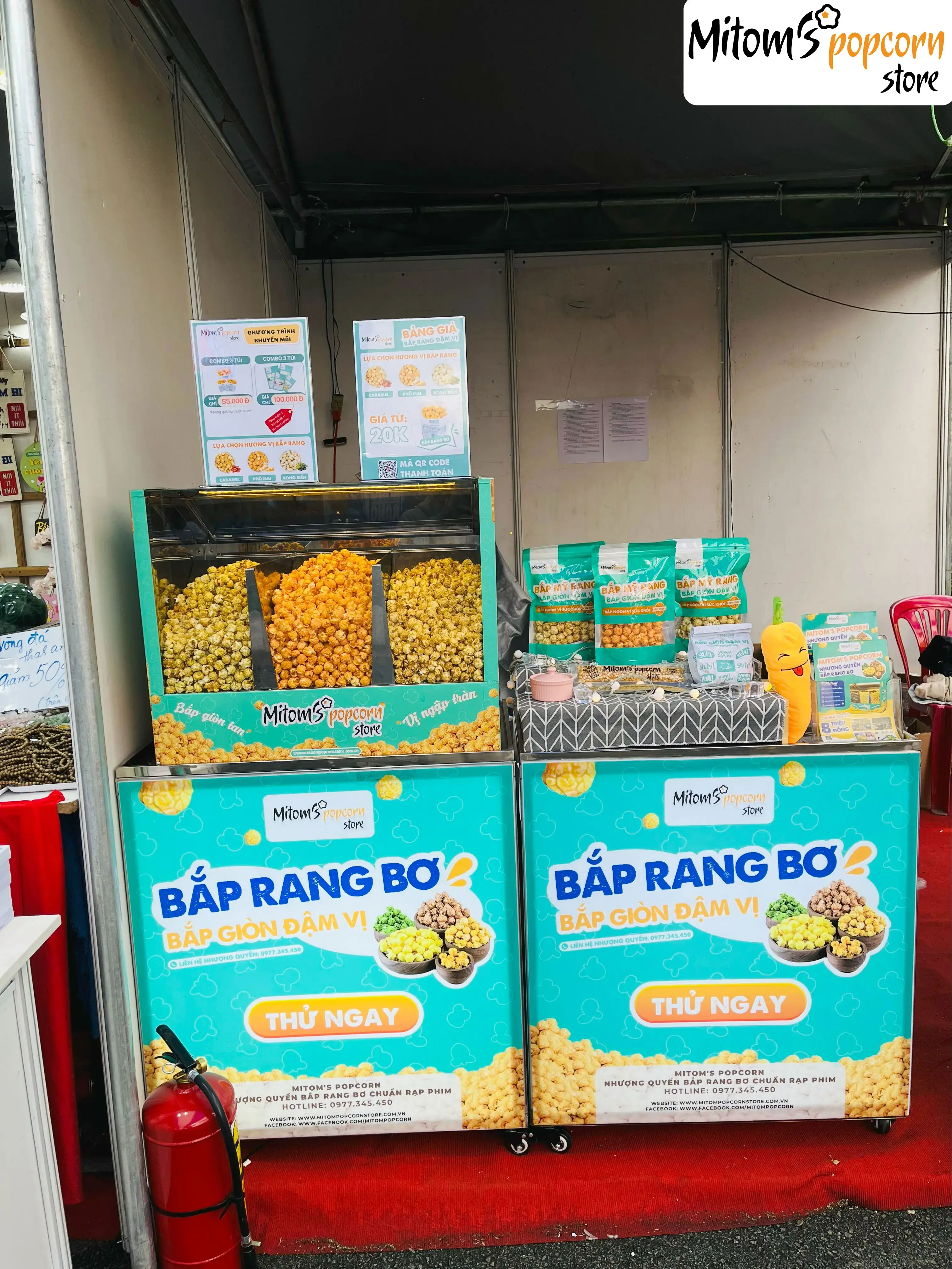 Gian hàng Mitom bắt mắt tại hội chợ