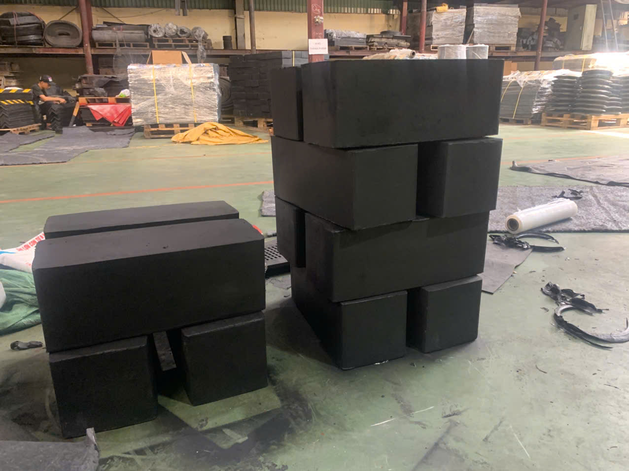 Giảm chấn 500x300x300mm gom tech