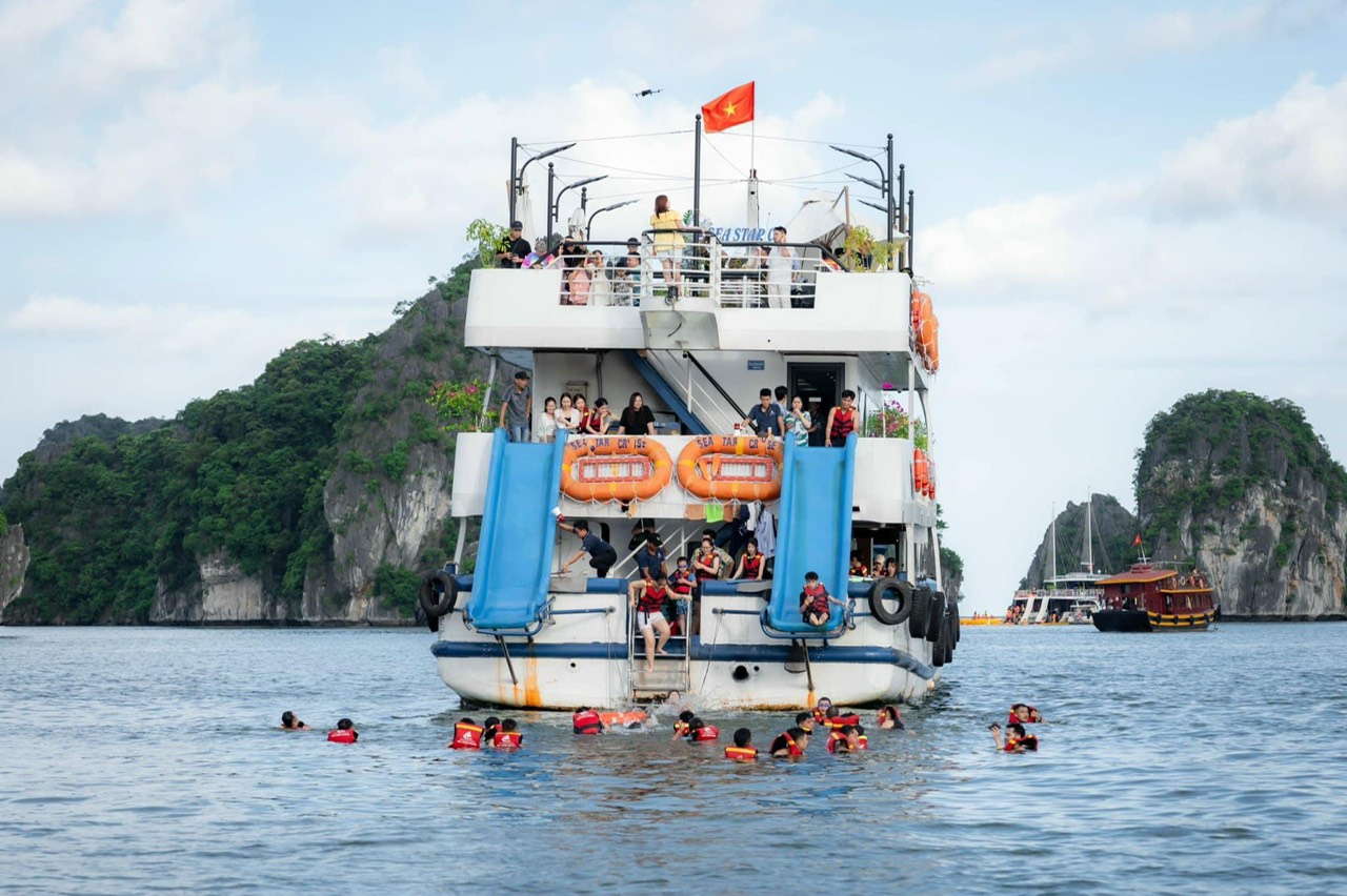 Tour 1 Ngày Vịnh Lan Hạ - Du Thuyền SEA STAR CRUISE