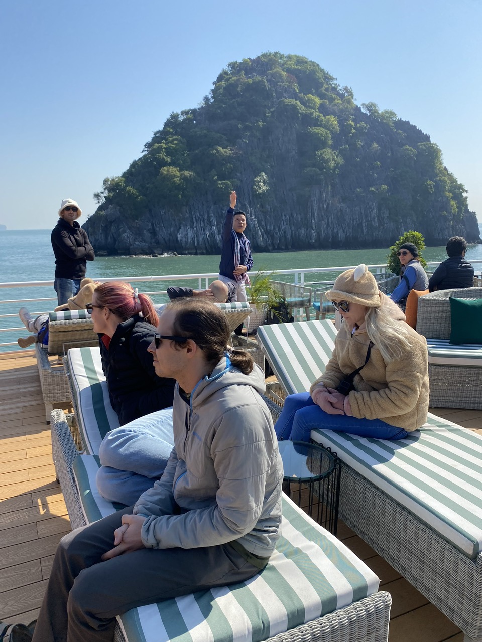 Tour 1 Ngày Vịnh Lan Hạ - Du Thuyền SERENITY EXPLORER CRUISE