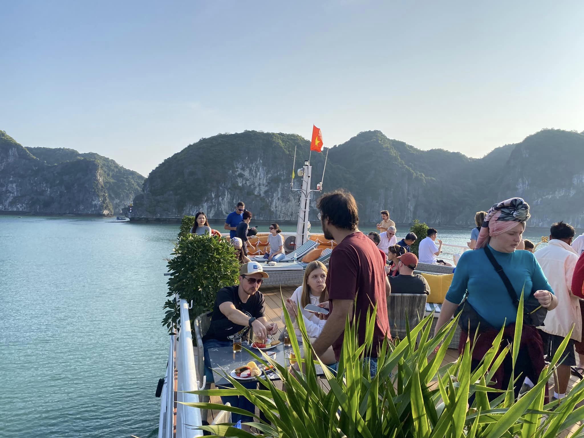 Tour 1 Ngày Vịnh Lan Hạ - Du Thuyền SERENITY PREMIUM CRUISE 2