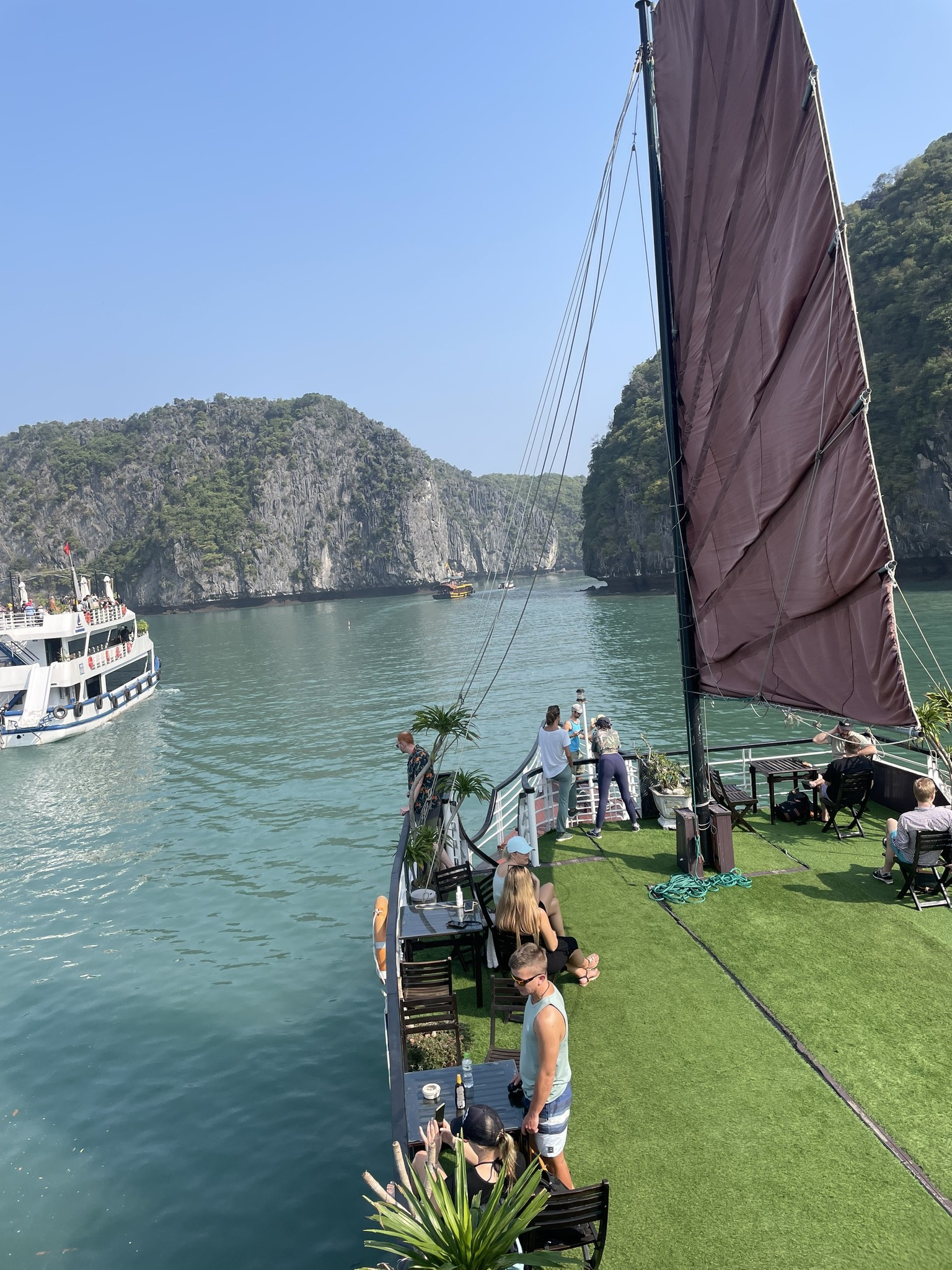 Tour 1 Ngày Vịnh Lan Hạ - Du Thuyền SERENITY PREMIUM CRUISE 2