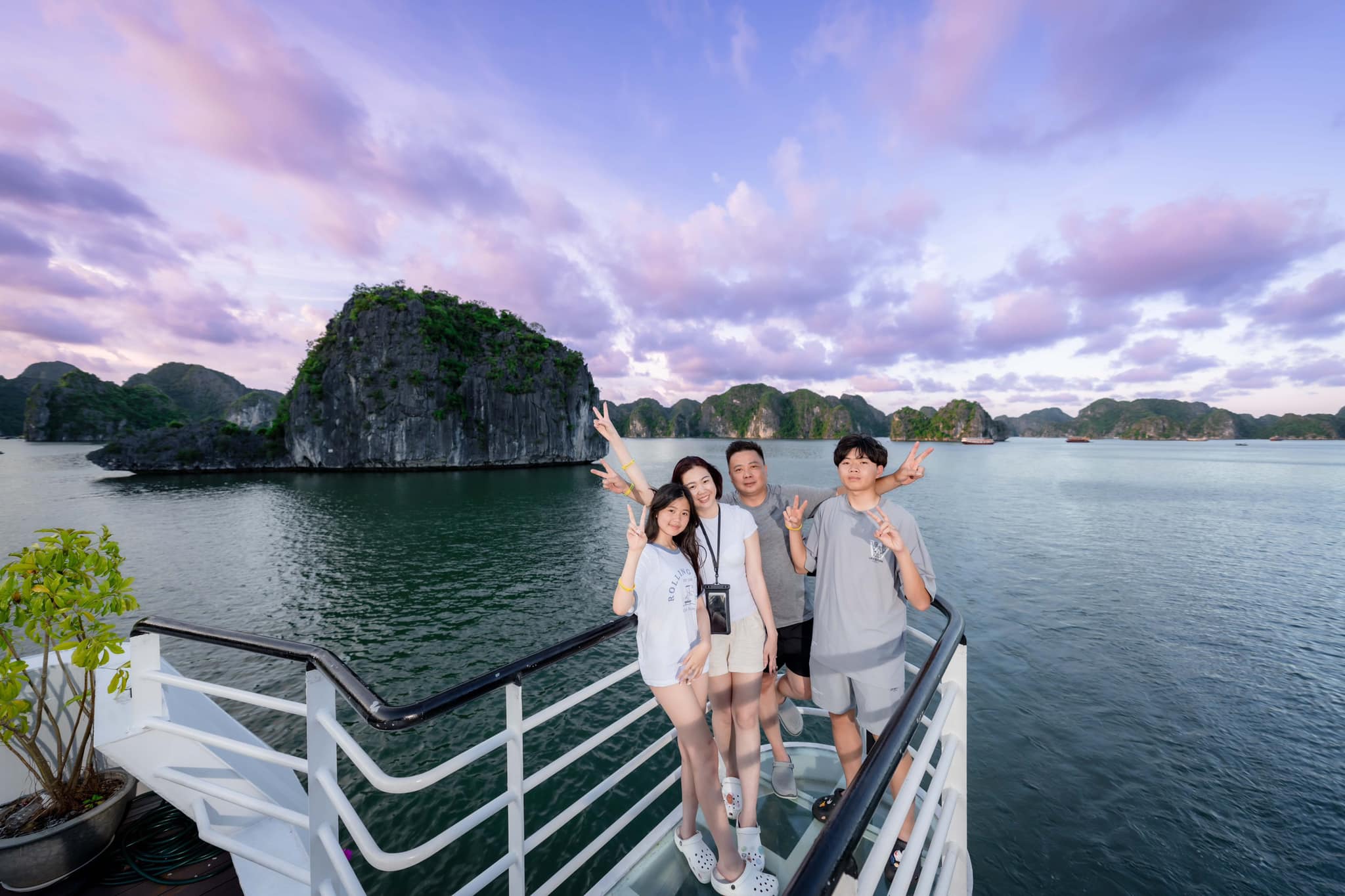 Tour 1 Ngày Vịnh Lan Hạ - Du Thuyền SEA STAR CRUISE