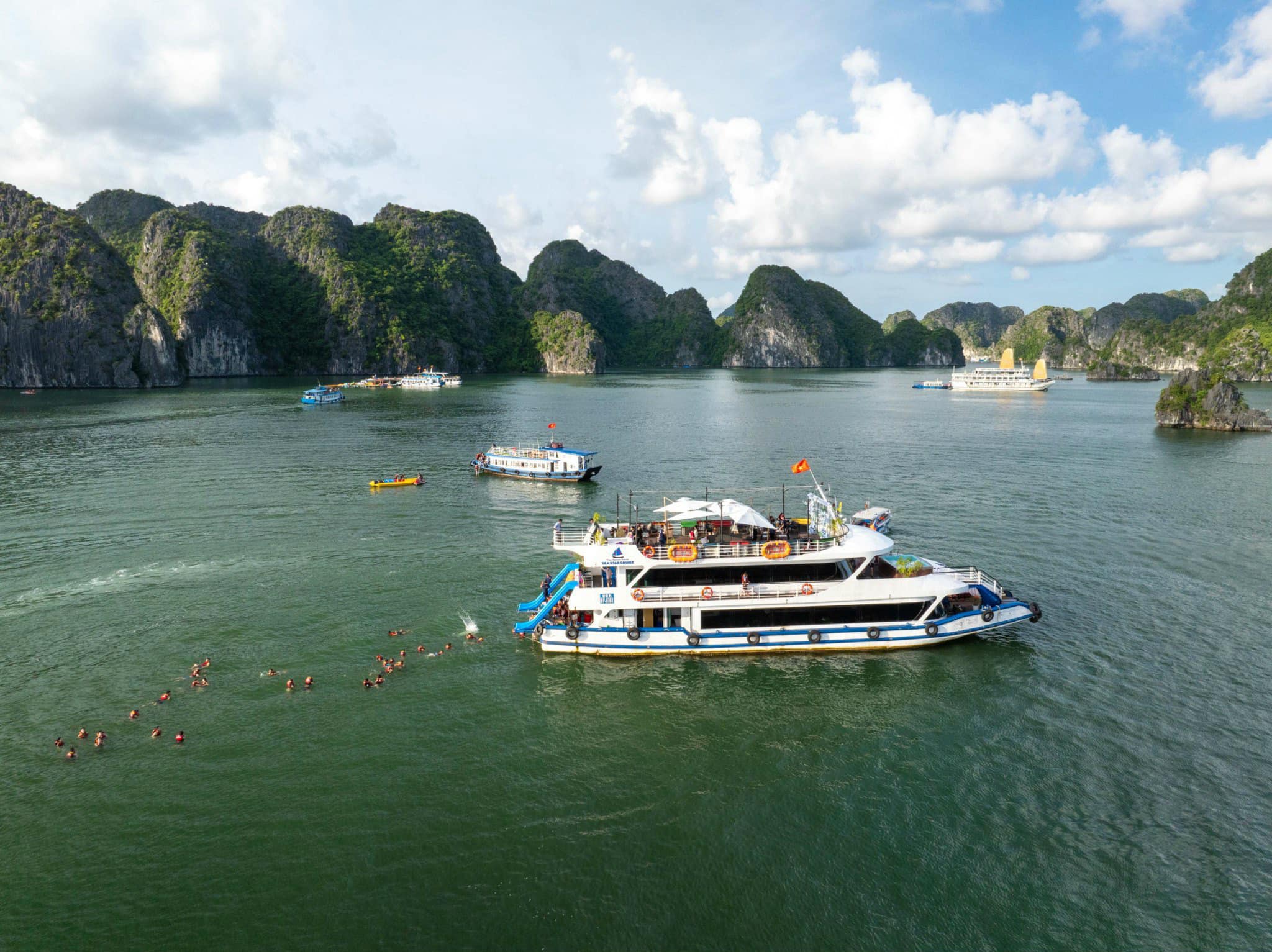 Tour Nửa Ngày Ngắm Hoàng Hôn - Du Thuyền SEA STAR - Vịnh Lan Hạ