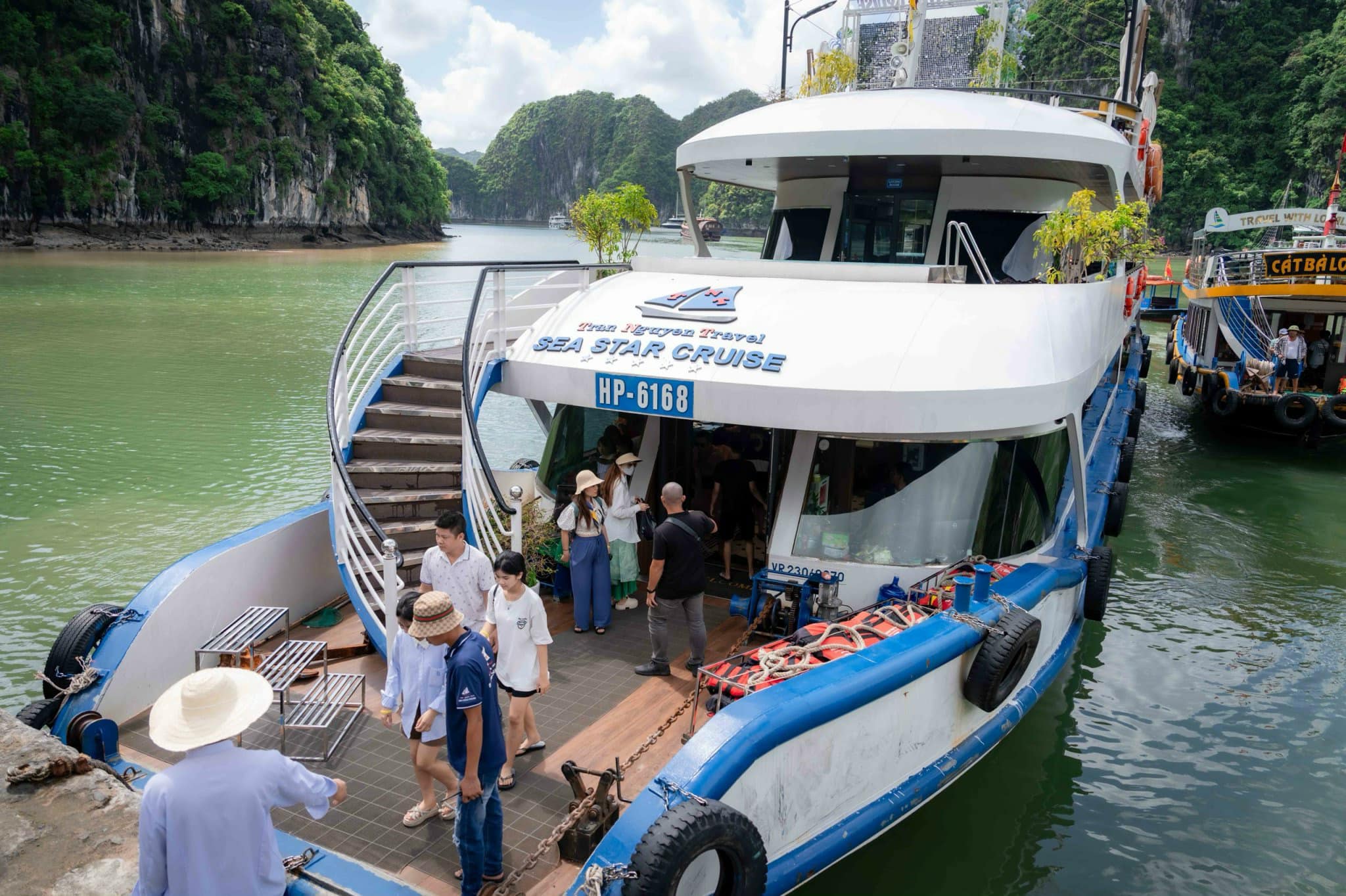 Tour 1 Ngày Vịnh Lan Hạ - Du Thuyền SEA STAR CRUISE