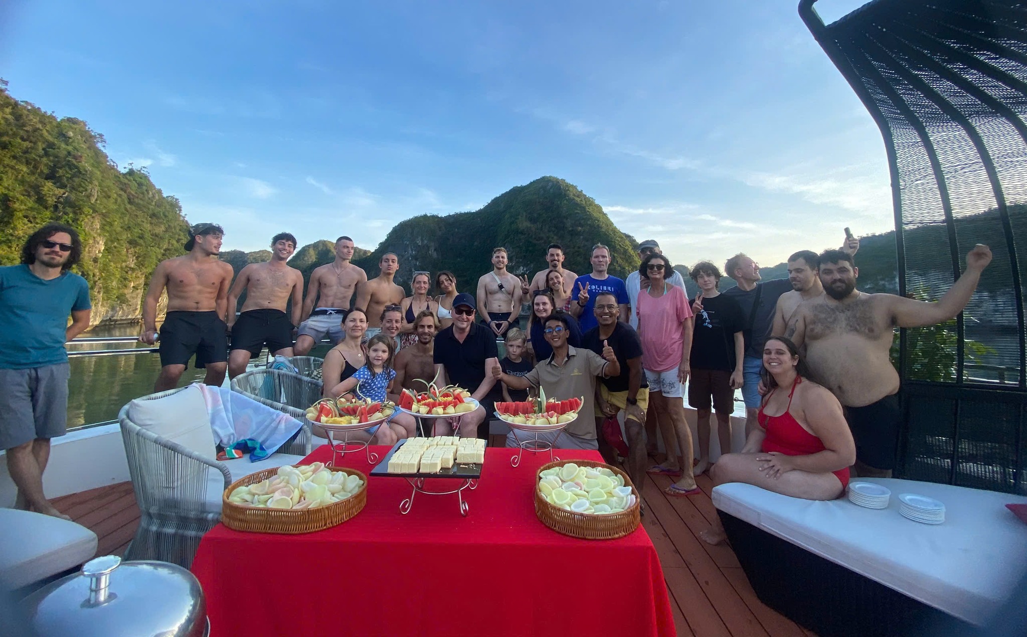 Tour Nửa Ngày Ngắm Hoàng Hôn - Du Thuyền D'CHARME LUXURY CRUISE - Vịnh Lan Hạ
