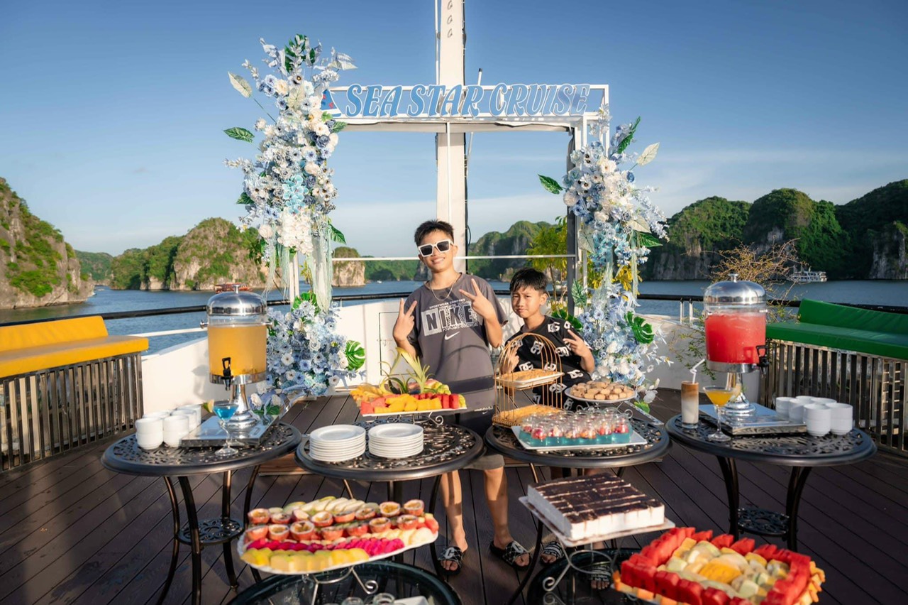 Tour Nửa Ngày Ngắm Hoàng Hôn - Du Thuyền SEA STAR - Vịnh Lan Hạ