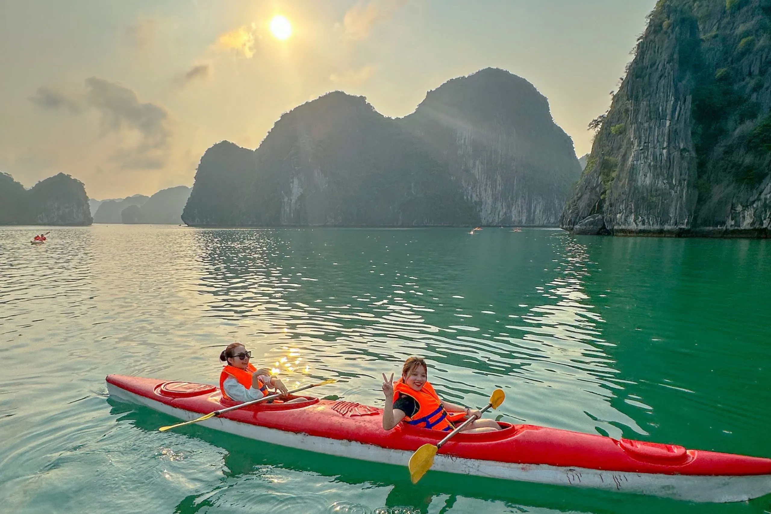 Tour Nửa Ngày Ngắm Hoàng Hôn - Du Thuyền DAIICHI CRUISE - Vịnh Lan Hạ
