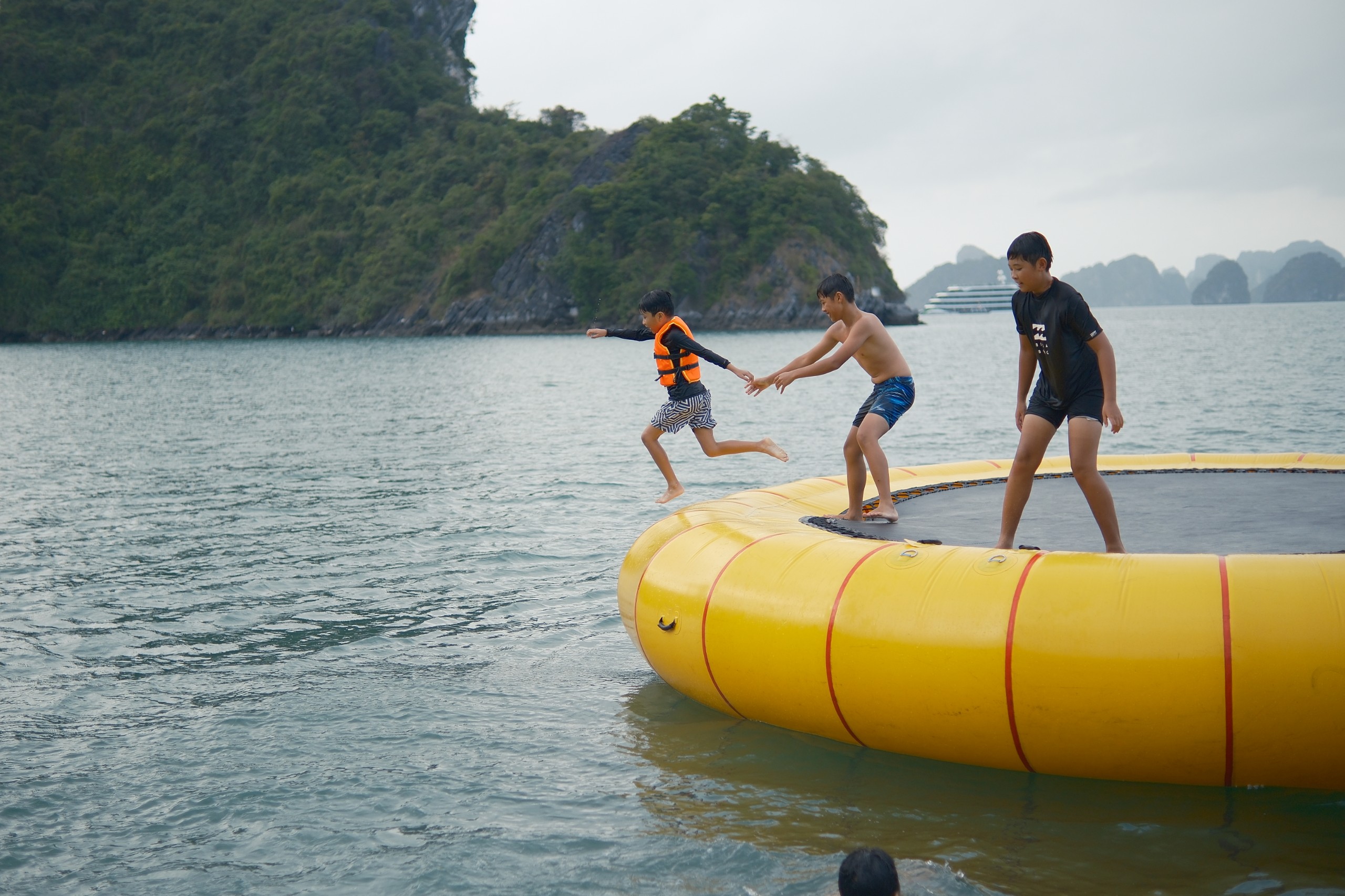 Tour 1 Ngày Vịnh Lan Hạ - Du Thuyền THE CATBA CATAMARAN