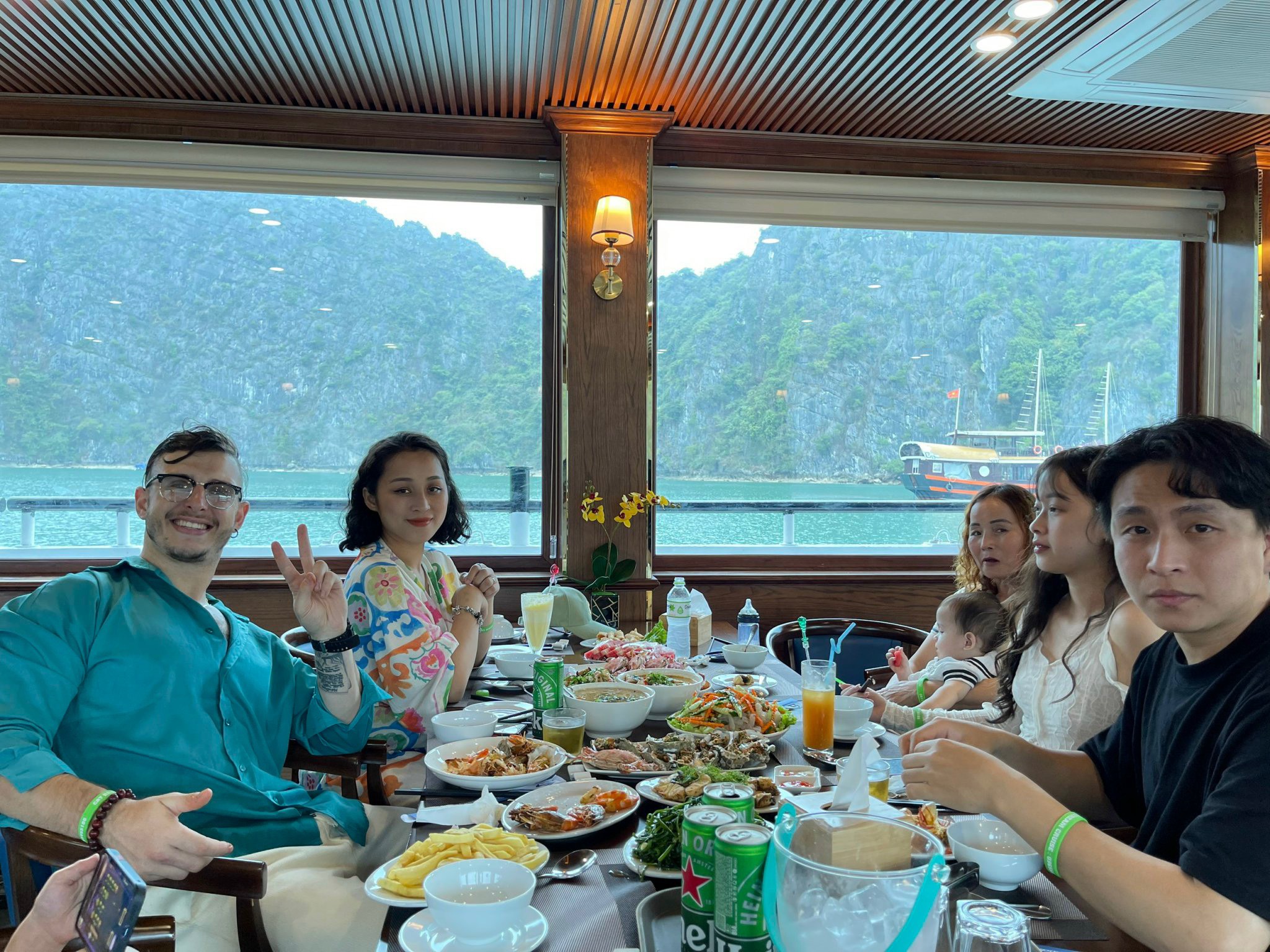 Tour Nửa Ngày Ngắm Hoàng Hôn - Du Thuyền DREAM CRUISE - Vịnh Lan Hạ