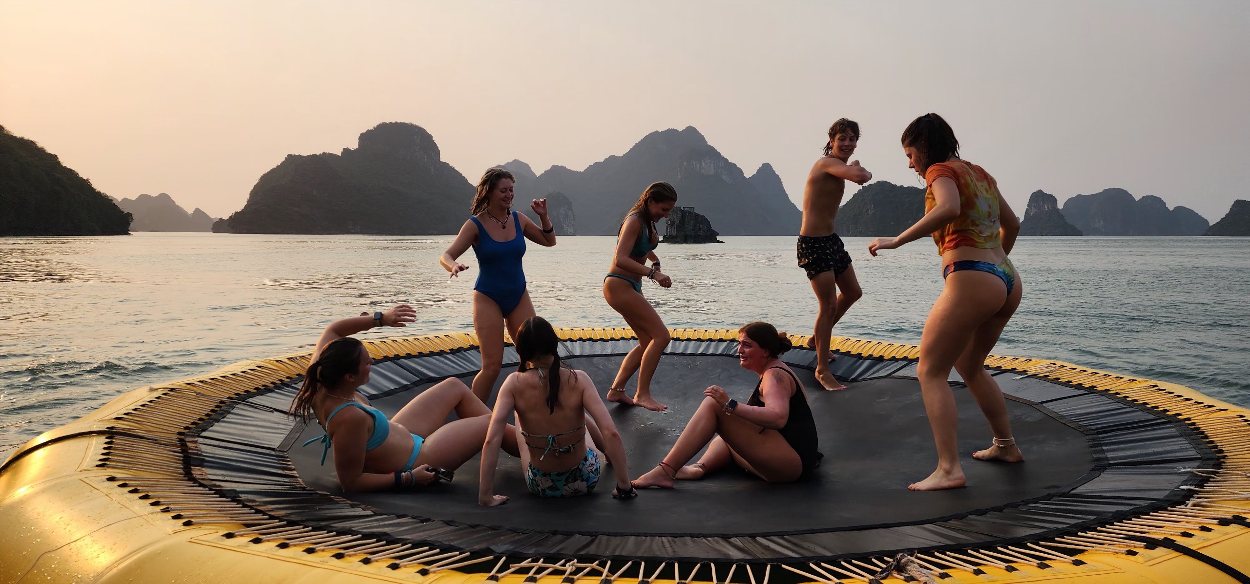 Tour 1 Ngày Vịnh Lan Hạ - Du Thuyền THE CATBA CATAMARAN