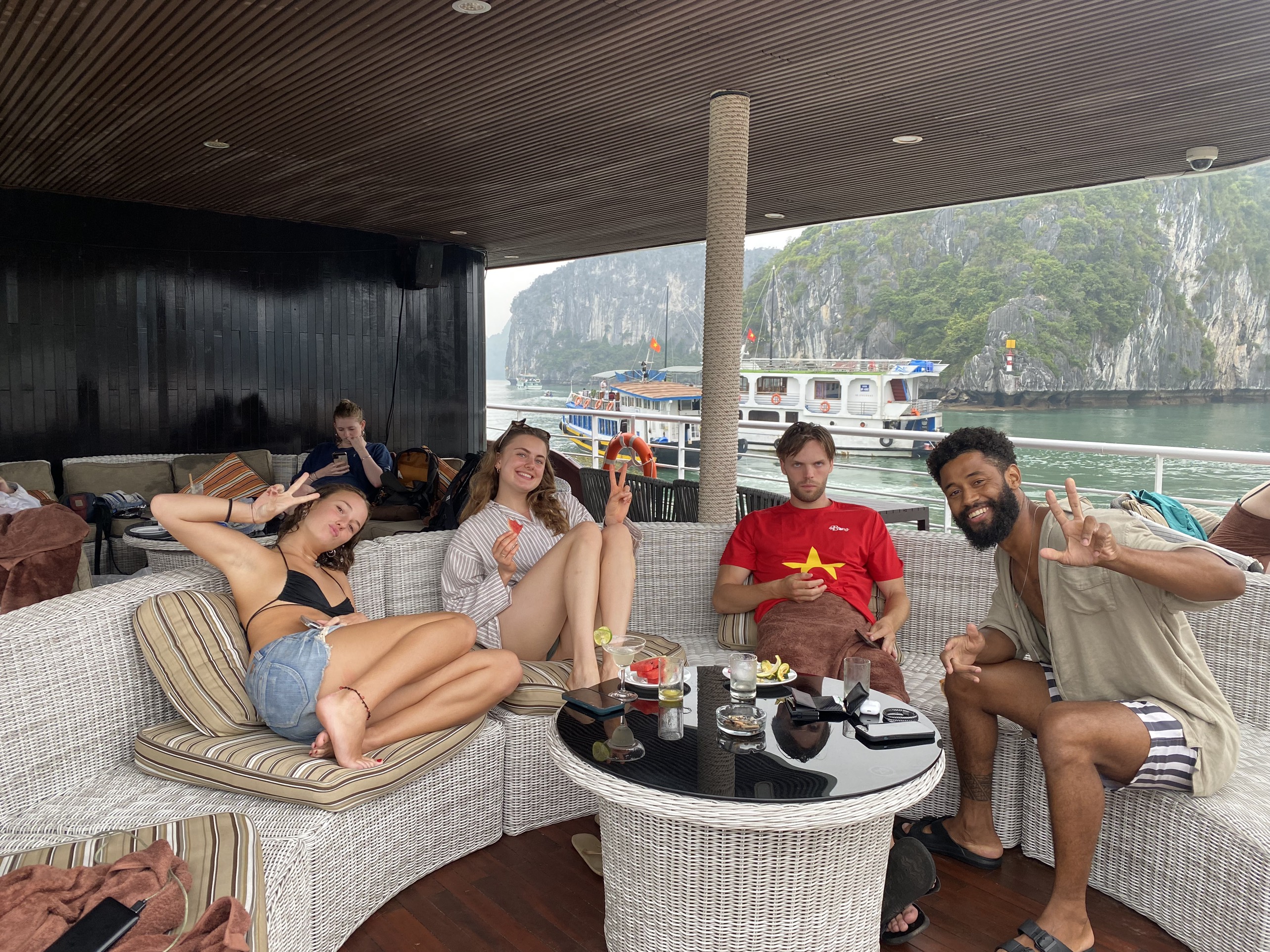 Tour Nửa Ngày Ngắm Hoàng Hôn - Du Thuyền THE CATBA CATAMARAN - Vịnh Lan Hạ