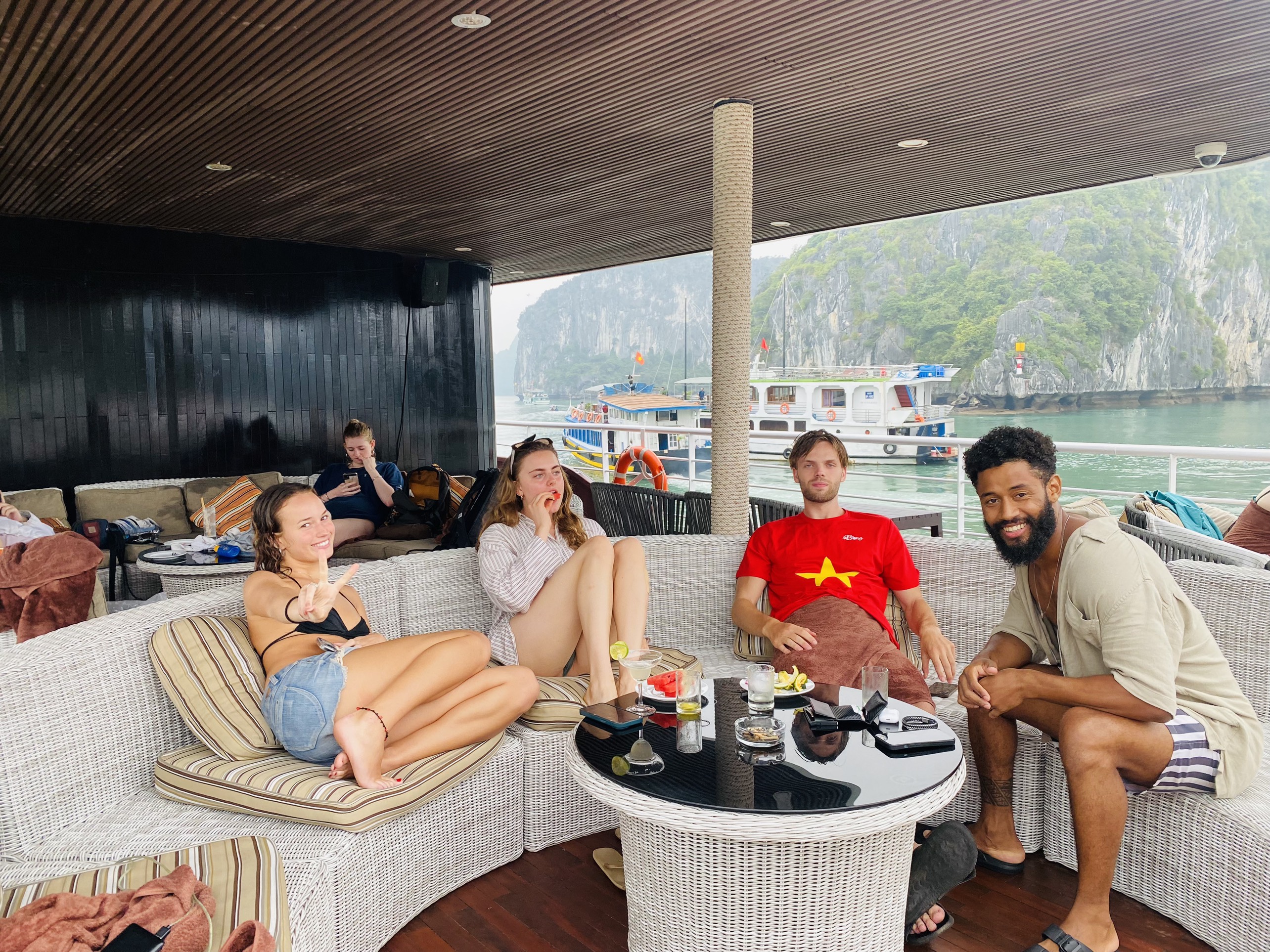 Tour 1 Ngày Vịnh Lan Hạ - Du Thuyền THE CATBA CATAMARAN