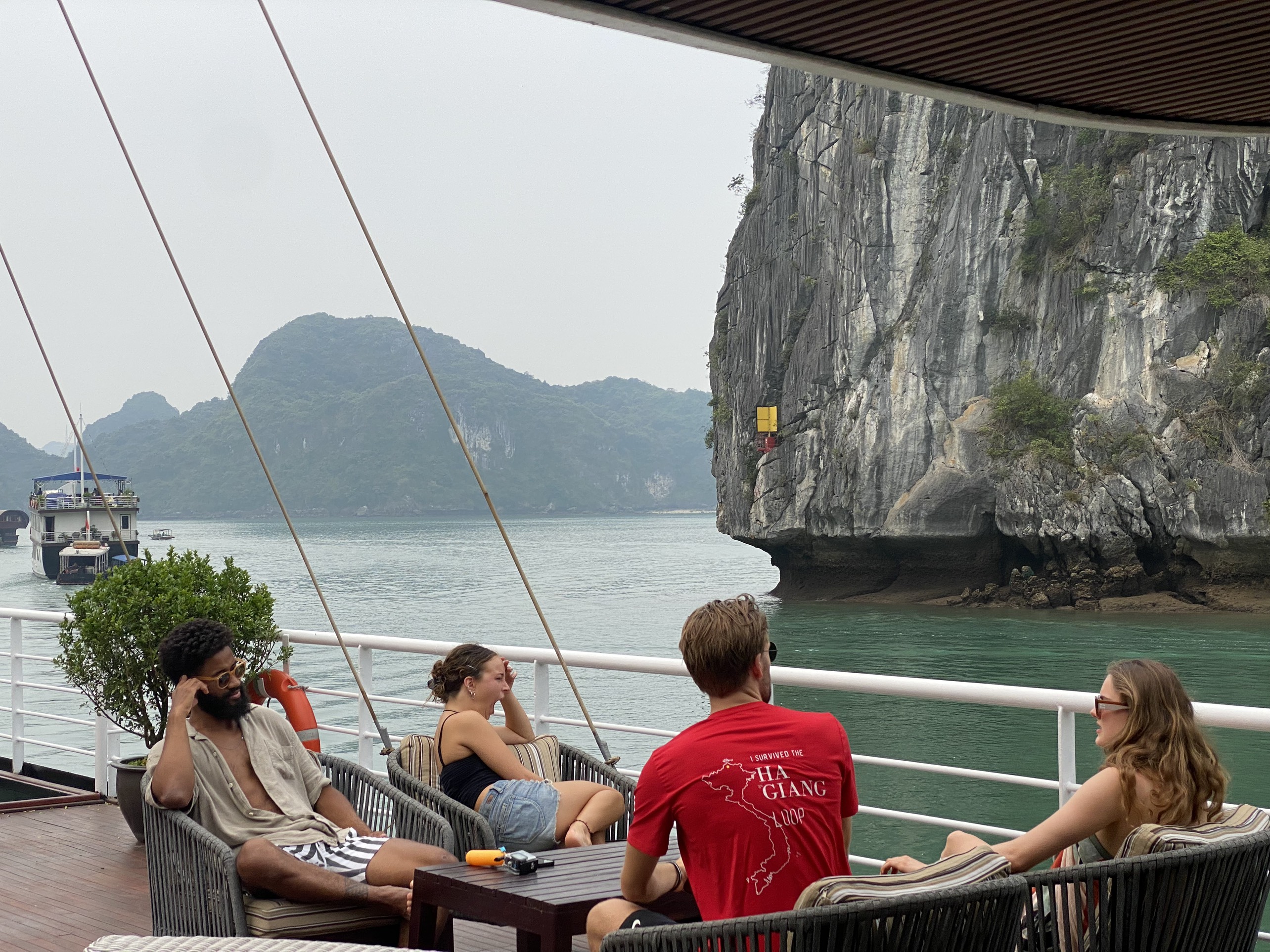 Tour Nửa Ngày Ngắm Hoàng Hôn - Du Thuyền THE CATBA CATAMARAN - Vịnh Lan Hạ