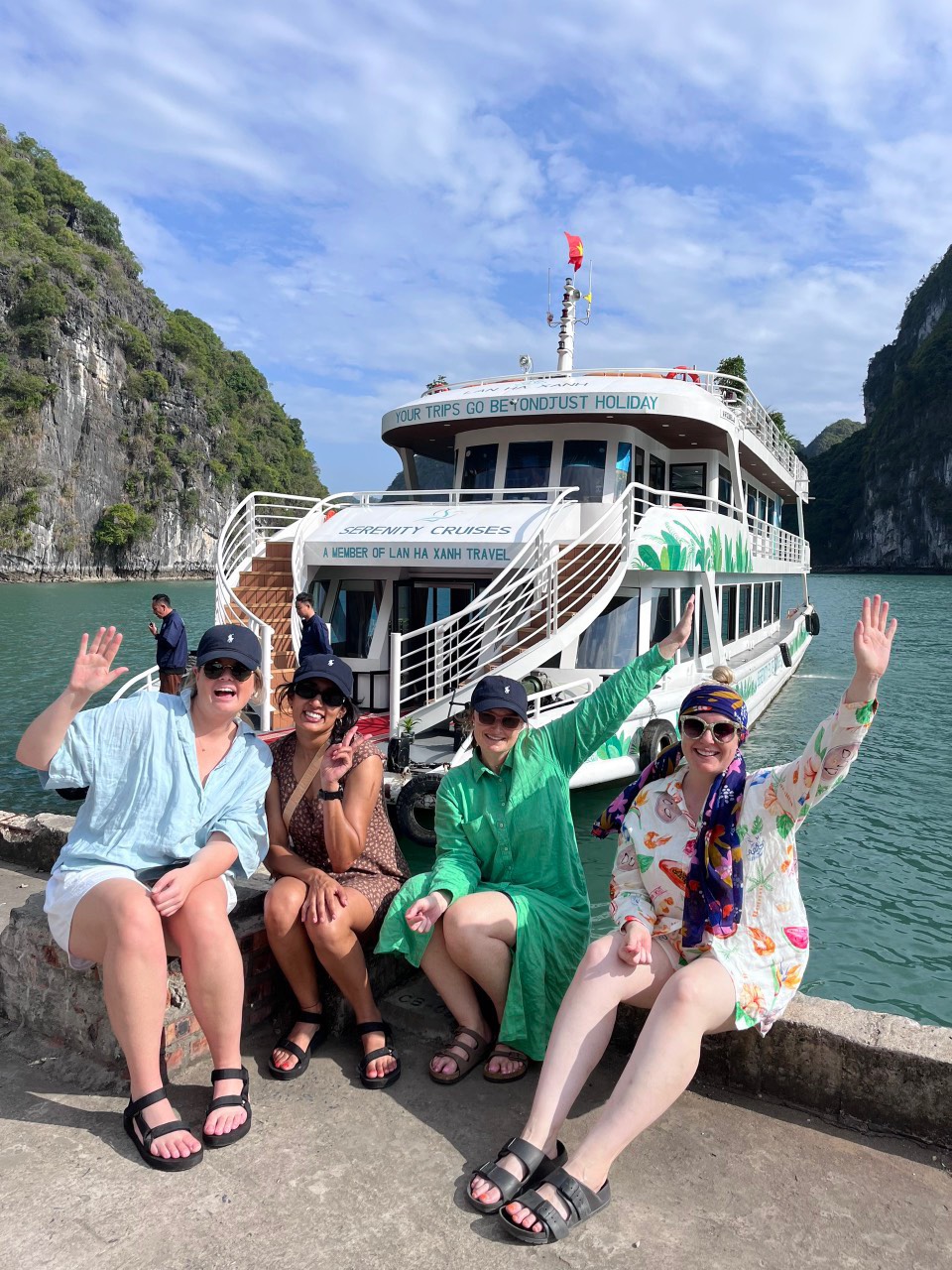 Tour 1 Ngày Vịnh Lan Hạ - Du Thuyền SERENITY EXPLORER CRUISE