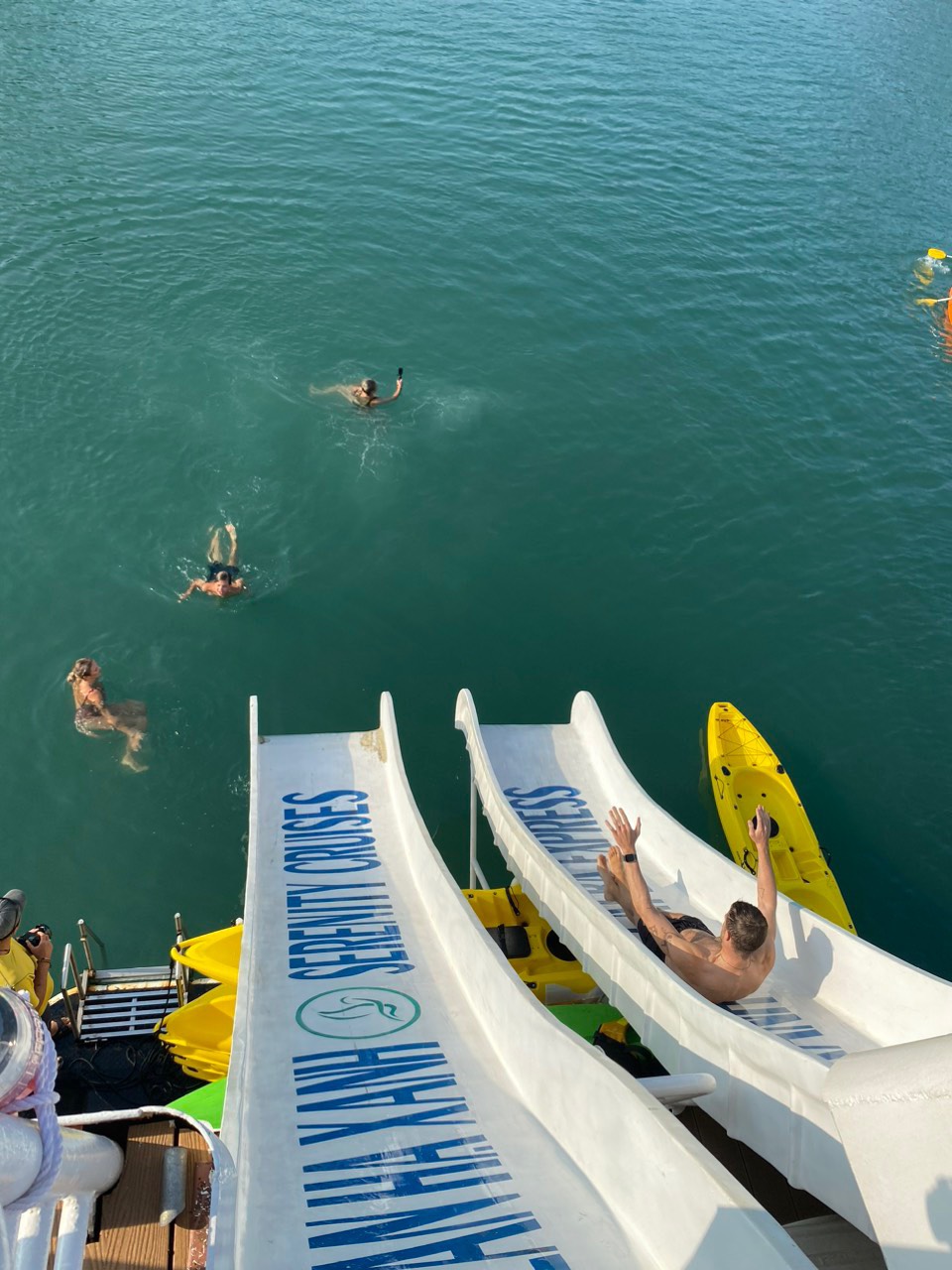 Tour 1 Ngày Vịnh Lan Hạ - Du Thuyền SERENITY EXPLORER CRUISE