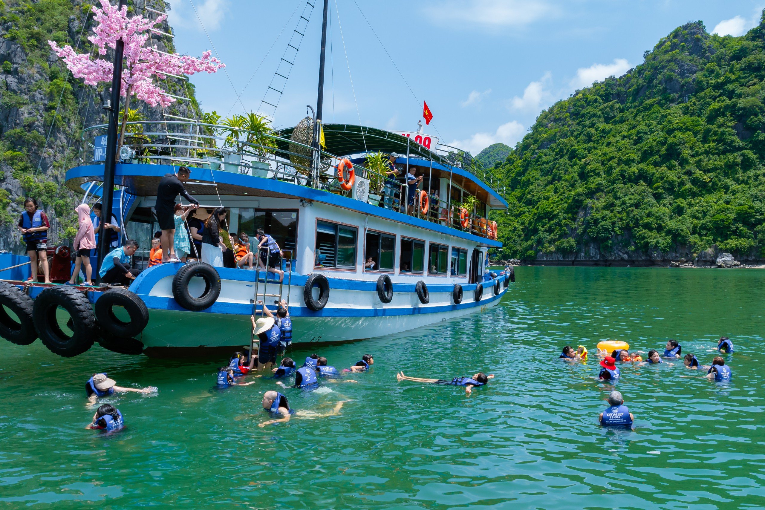 Tour Nửa Ngày Ngắm Hoàng Hôn - Du Thuyền CÁT BÀ BAY CRUISE - Vịnh Lan Hạ