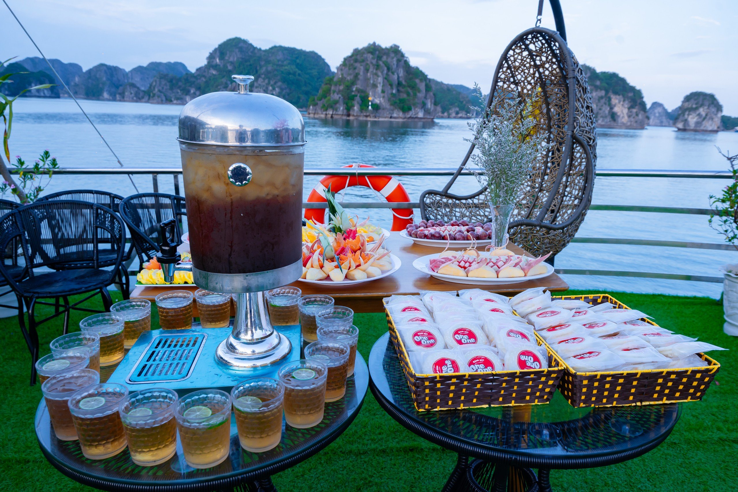 Tour Nửa Ngày Ngắm Hoàng Hôn - Du Thuyền CÁT BÀ BAY CRUISE - Vịnh Lan Hạ