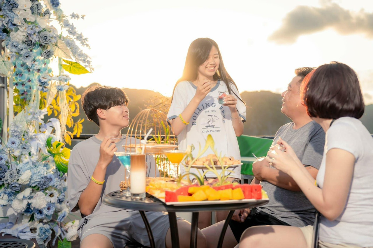 Tour Nửa Ngày Ngắm Hoàng Hôn - Du Thuyền SEA STAR - Vịnh Lan Hạ