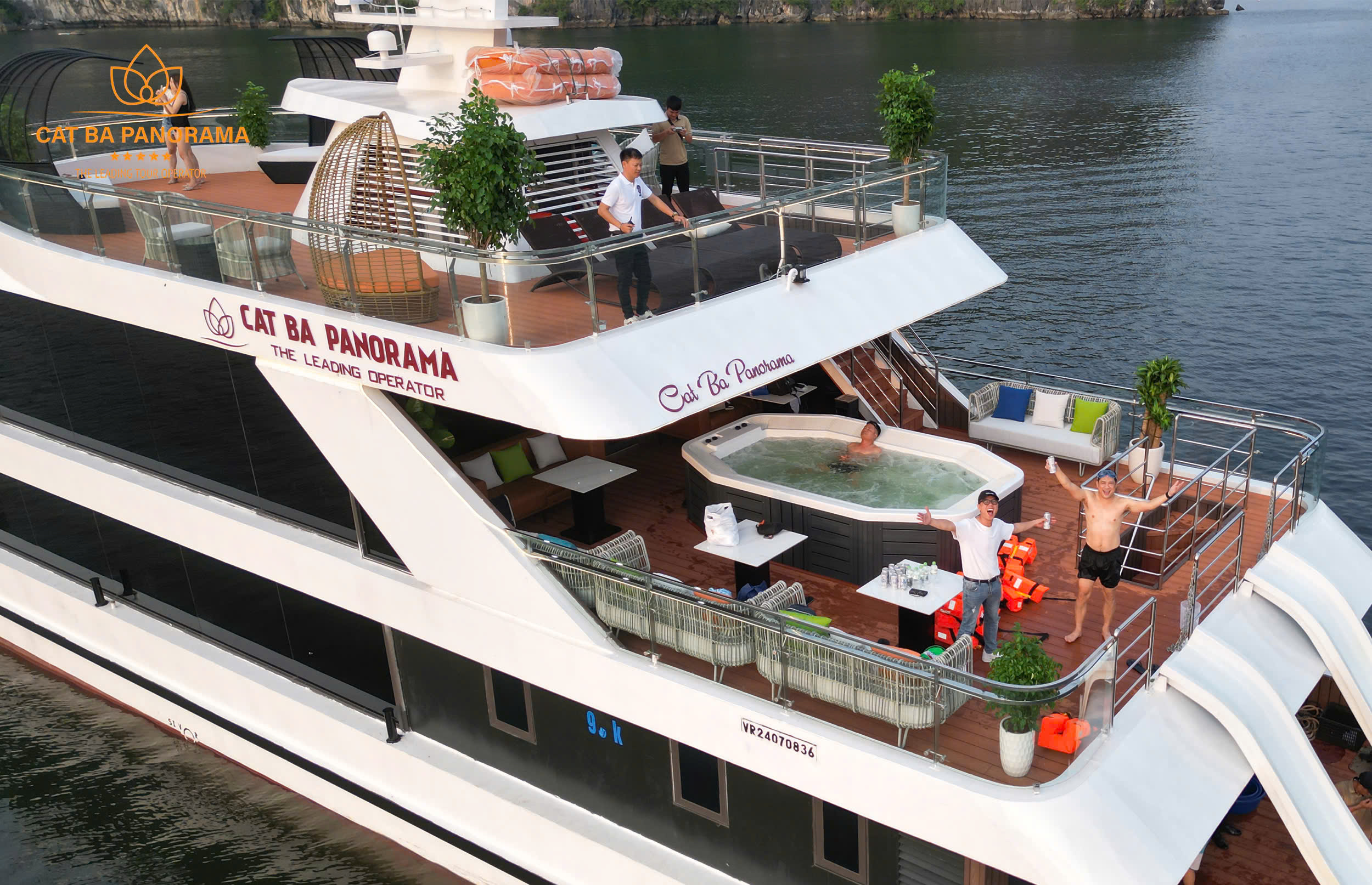 Tour Nửa Ngày Ngắm Hoàng Hôn - Du Thuyền D'CHARME LUXURY CRUISE - Vịnh Lan Hạ