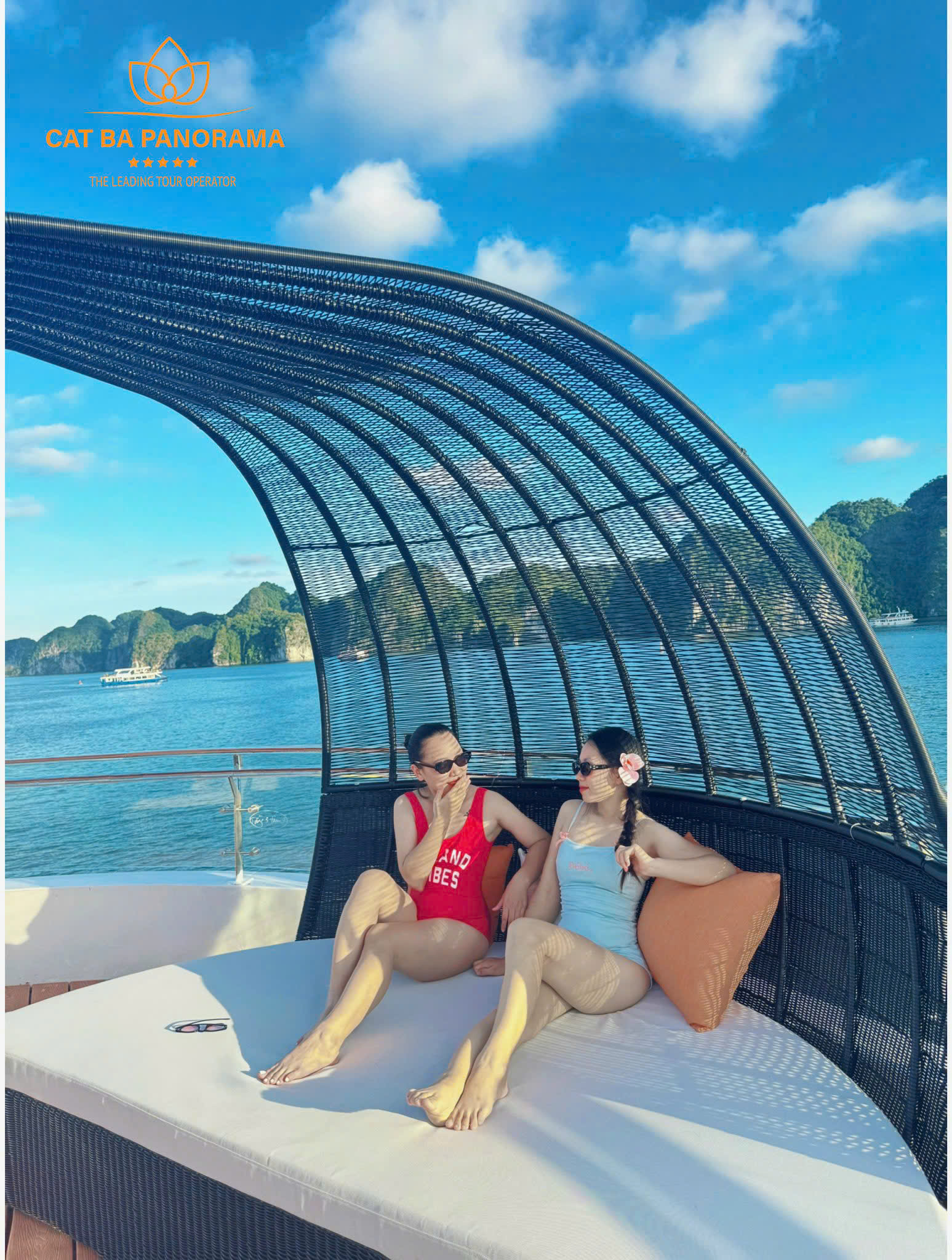 Tour Nửa Ngày Ngắm Hoàng Hôn - Du Thuyền D'CHARME LUXURY CRUISE - Vịnh Lan Hạ