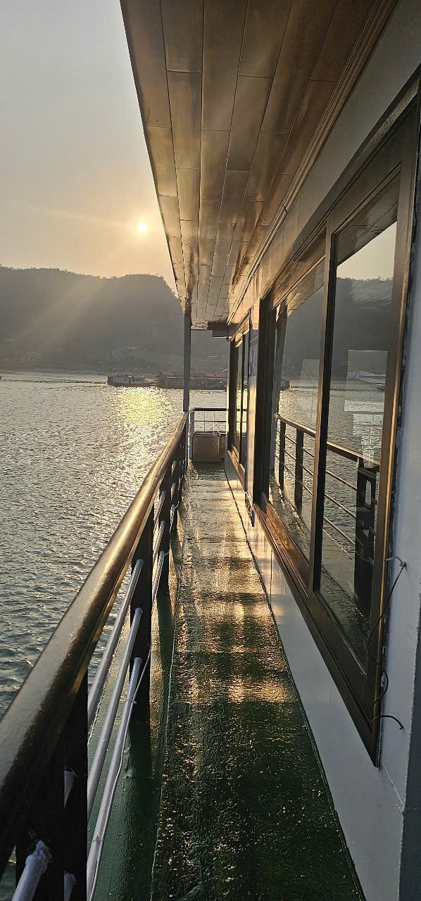 Tour 1 Ngày Vịnh Lan Hạ - Du Thuyền AROMA CRUISE