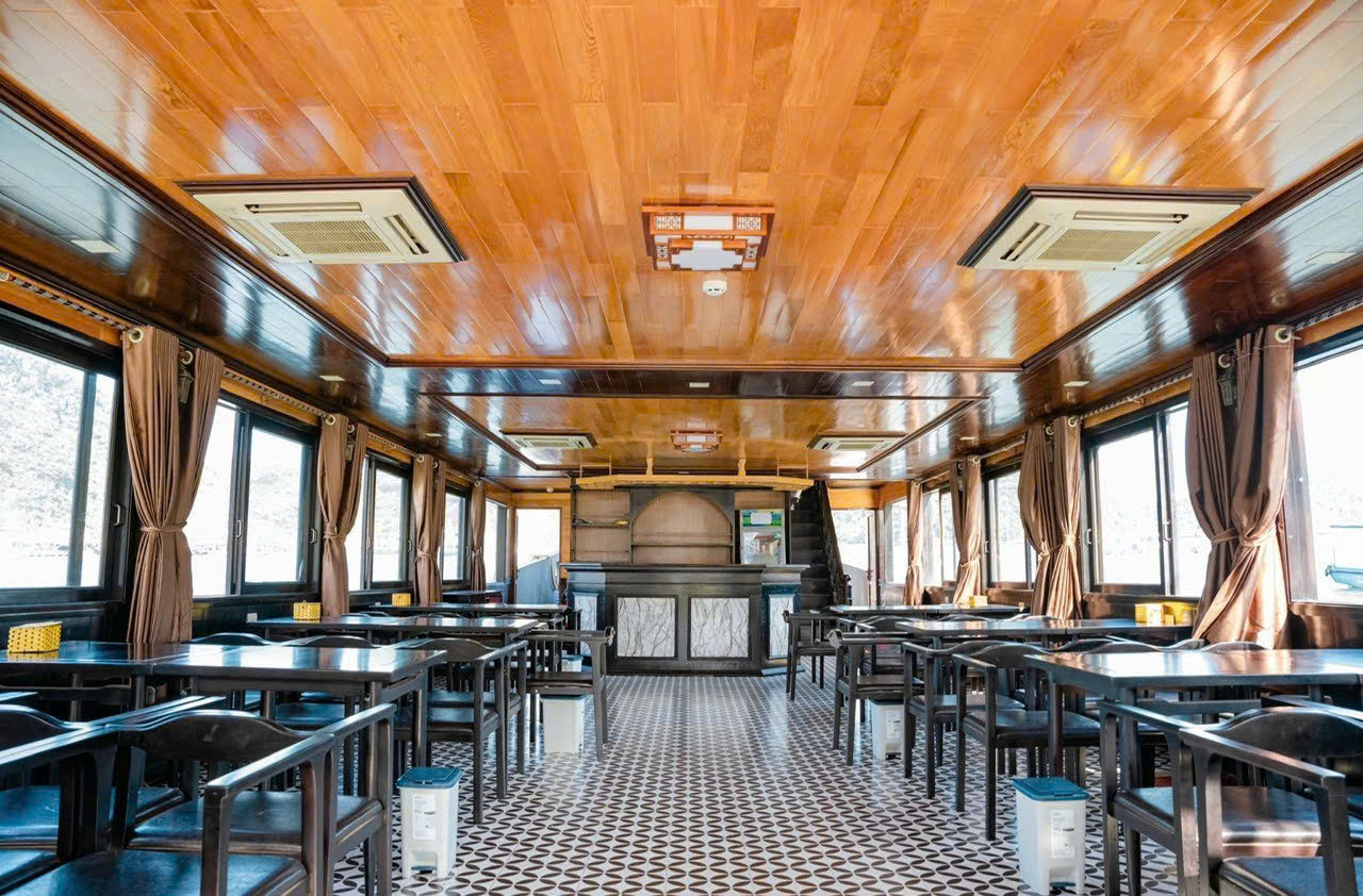 Tour 1 Ngày Vịnh Lan Hạ - Du Thuyền AROMA CRUISE